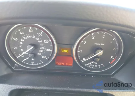 2015 BMW X1 xDrive28I из США, поврежденный, VIN WBAVL1C58FVY40370